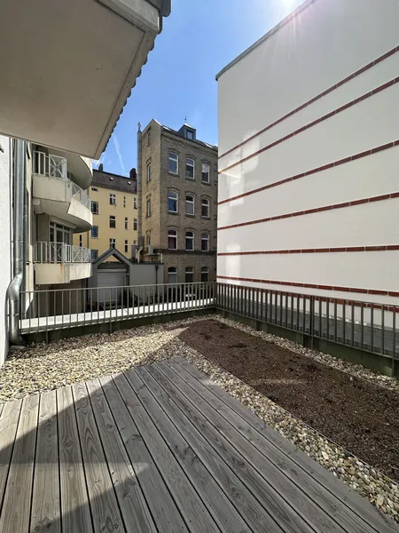 Provisionsfrei. Riesige Party-Terrasse & voll ausgestattet. Deine neue Single-Wohnung — photo 1